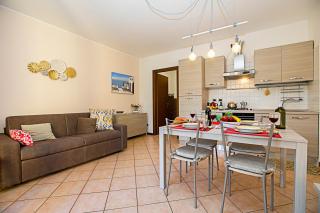 Borgo Degli Ulivi shared pool - 200m lake - Happy Rentals - Toscolano Maderno - 1