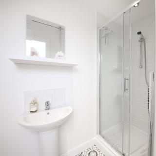 GuestReady - Monochromatic Retreat - Liverpool - 6