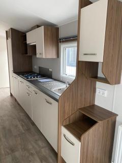 Neues, ruhiges Ferienhaus Nr 46 Chalet mit Meerblick 100 Meter zum Wattenmeer, komplett eingezäunt - 4