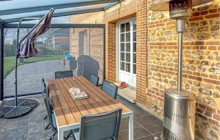 Amazing Home In Saint-Aubin-Routot - 8