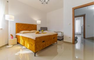Amazing Home In Galizana - Galižana - 8