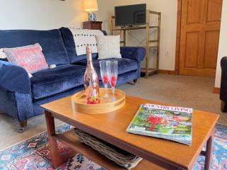 Pass the Keys Beautiful 4BR Cottage in Stunning Rural Location - 2