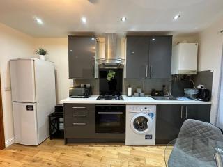 Snug retreat in Reading - 5