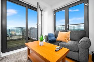 Central Flat Pool Table Balcony - Sheffield - 9