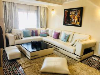 Authentic Moroccan Apartment in the Heart of Gueliz with 3 Bedrooms - Marrakesh - 7
