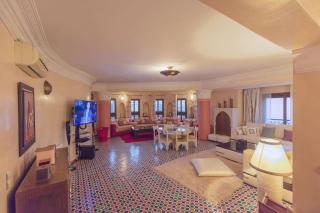 Authentic Moroccan Apartment in the Heart of Gueliz with 3 Bedrooms - Marrakesh - 5