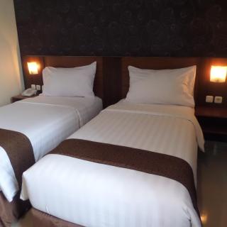 Nueve Malioboro Hotel Yogyakarta - Yogyakarta - 5