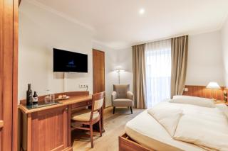 Hotel Weisser Hirsch - 8
