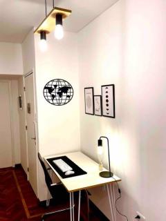 Dpto ubicacion perfecta cuatro habitaciones tres baños en calle caseros, renovado y remodelado - Salta - 1