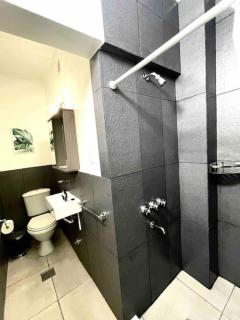 Dpto ubicacion perfecta cuatro habitaciones tres baños en calle caseros, renovado y remodelado - Salta - 6