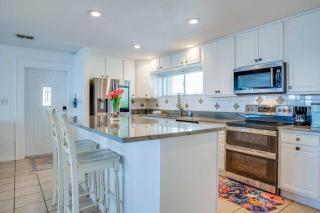 Perfect Summer Vacation/ Waterfront Property/Bay Views/ Ocean Views/ Boat Dock/ Kayak/Dog Friendly! - Panacea - 6