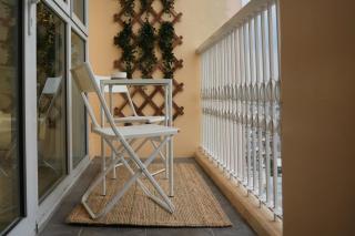 Venice Spacious Condo with Panoramic Mountain Views - Manila - 8