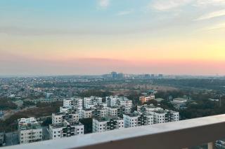 Venice Spacious Condo with Panoramic Mountain Views - Manila - 9