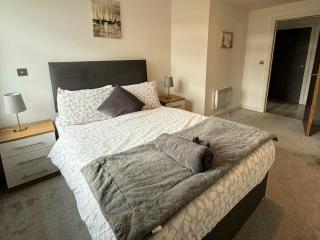 Stunning 2 Bed In City Centre With Free Parking - Sleeps 7 - Bradford - 1