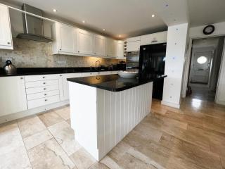 North Quay - Pet friendly Luxury Townhouse overlooking Bembridge Harbour - 3