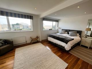 North Quay - Dog friendly Luxury Townhouse overlooking Bembridge Harbour - 3