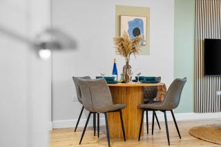 Luxury 1-Bedroom Stylish & Cosy Apartment, Central Southampton! Stylish abode Sleeps 4, Great Location! - by Blue Puffin Stays - 5