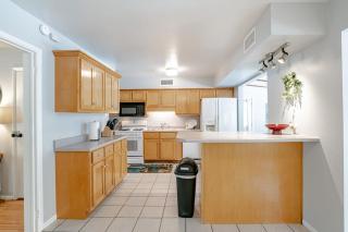 Private Pool & Yard Mins to Dining & University - Mobile - 1