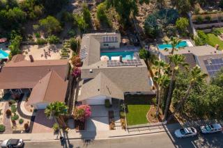 Stunning 4 Bedroom 1 Level- Pool, Spa, Grass Yard, Fire Pit, Garage, BBQ - 1