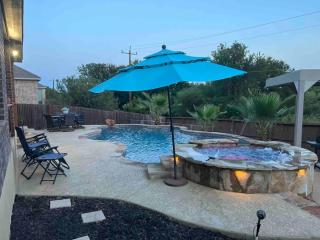 Lxry 7BR, Heated Pool and Spa near attrns, St2 - San Antonio - 0