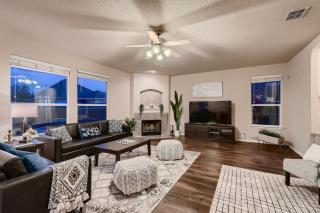 Lxry 4 BR, near attrns (St1) - San Antonio - 0