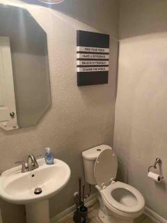 Lxry 4 BR Bckyd, Pool, Hot Tub near attrctns (Tal.) - 3