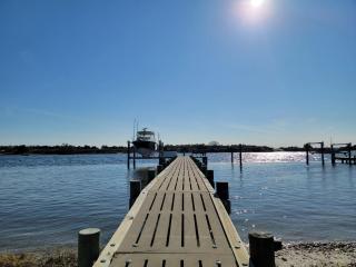 Waterfront home with Private Dock and swimming area, large fenced backyard - Cedar Point - 5