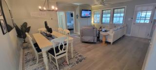 Waterfront home with Private Dock and swimming area, large fenced backyard - Cedar Point - 1