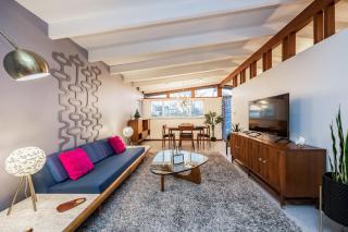 Mid-Century Style And Class In Quiet NE Location - Cedar Rapids - 9