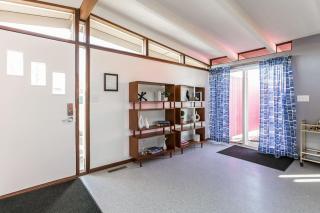 Mid-Century Style And Class In Quiet NE Location - Cedar Rapids - 4