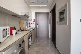 Frank Porter - Majestique 1 - Dubai - 5