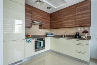 Frank Porter - Bay Square - Dubai - 1