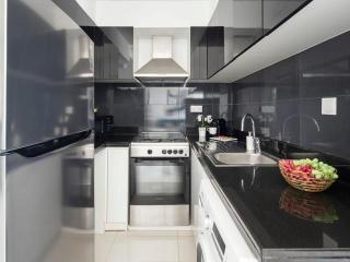 Frank Porter - Executive Bay - Dubai - 2
