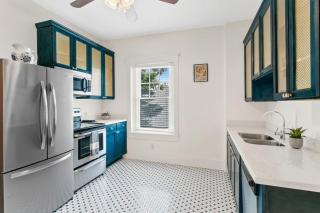 Stunning 2BD luxury apt perfect NOLA location - 8