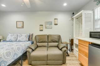 1 Mi to Rockport Beach Quaint Studio with Patio - 4