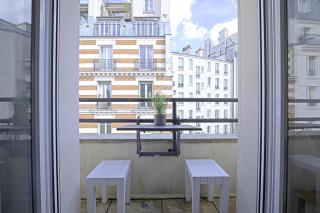 Balcony studio near Buttes Chaumont - Paris - 2