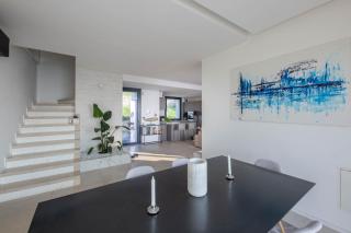 Luxury villa with private pool - 2