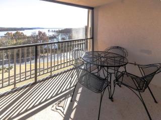 Branson Condo on Table Rock with Lake Views and Pool and WiFI near Silver Dollar City - Branson - 9