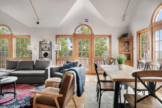 Modern Retreat w Hot Tub, Deck & Resort Amenities - Berkeley Springs - 3