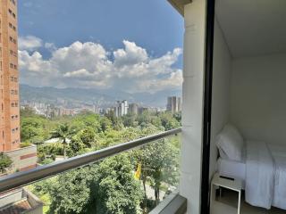 802, Amazing apartment in heart of El Poblado + View! - 1