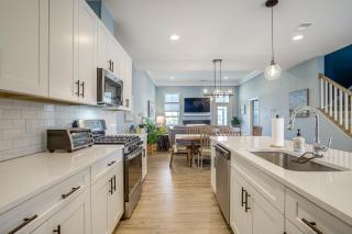 Screened Porch, Outdoor Shower Millville Villa - 3