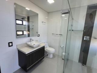 1202, Central Apartment in El Poblado + View - 5