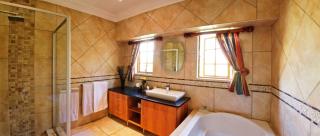 Schneiders Boutique Hotel - 3