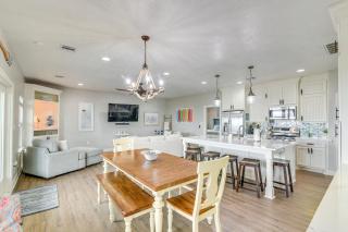 Modern Crystal Beach Escape - 225 Feet to Shore! - Crystal Beach - 7