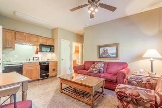 Branson Condo at Stonebridge Golf Resort with Pool and Wi-Fi near Silver Dollar City - Reeds Spring - 1