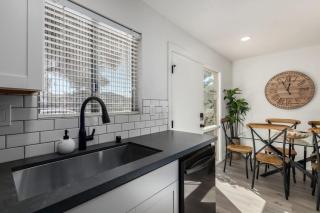 Modern Townhouse-Walk 2 OldTown-4 Heated Pools - Scottsdale - 2