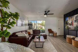 Modern Townhouse-Walk 2 OldTown-4 Heated Pools - Scottsdale - 0
