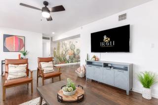 Old Town Family Retreat-FREE Heated Pool-Spa-Putt Grn-Gym - Scottsdale - 5