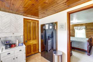 Quiet Shiloh Retreat with Spacious Yard and Fireplace! - 2