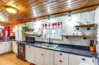 Quiet Shiloh Retreat with Spacious Yard and Fireplace! - 1